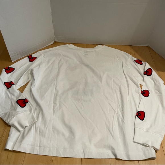 NWT women’s Levi’s x hello kitty top - Picture 7 of 10